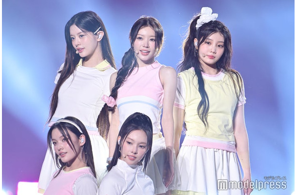 ILLIT(C)モデルプレス