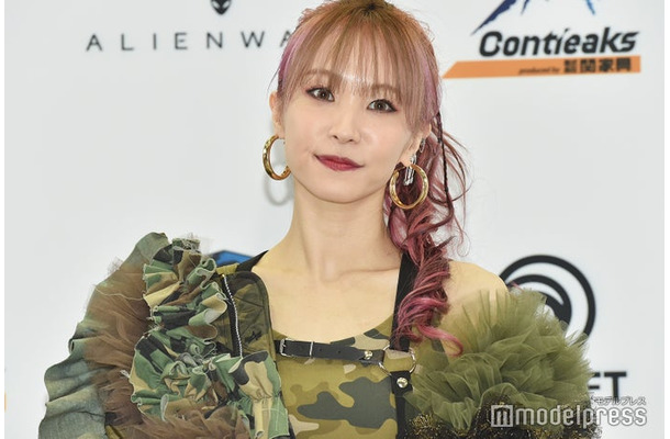 ロングヘアのLiSA（C）モデルプレス