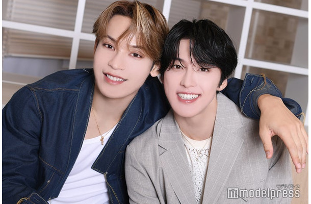 モデルプレスのインタビューに応じた與那城奨、河野純喜（C）モデルプレス