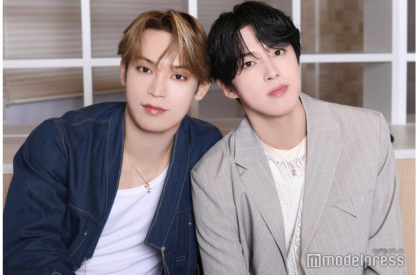 モデルプレスのインタビューに応じた與那城奨、河野純喜(C)モデルプレス