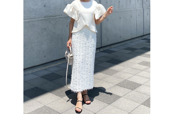 シンプルでキレイな大人の「白」着こなし。オシャレ見え、細見えを叶えるテクニックとは