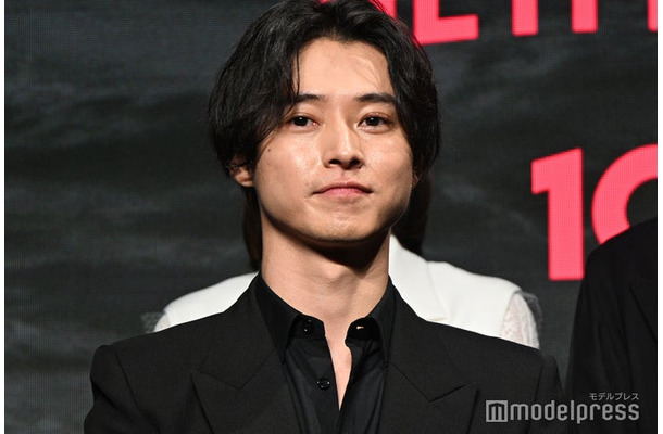 「今際の国のアリス」シーズン3グローバルファンイベントに登壇した山崎賢人（C）モデルプレス