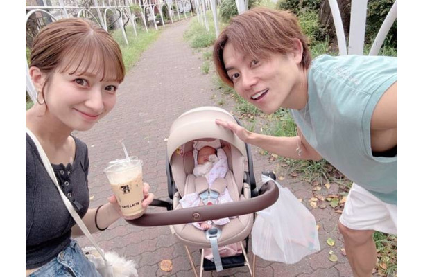 辻希美、生後1ヶ月の次女がベビーカーデビュー！お散歩SHOTを公開「嫌いじゃないみたい」