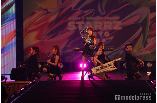 CiON（C）モデルプレス