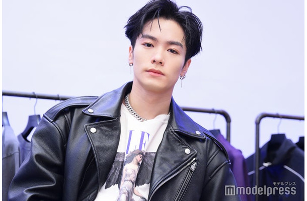 囲み取材に出席した川村壱馬（C）モデルプレス