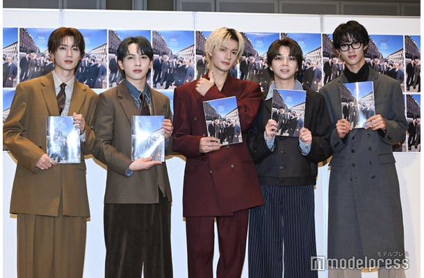 （左から）山中柔太朗、吉田仁人、佐野勇斗、塩崎太智、曽野舜太（C）モデルプレス