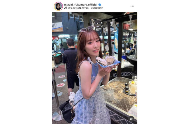 譜久村聖、ほっそり美脚がチラリ！母との金沢旅の思い出SHOTに反響「お嬢様の優雅な休日」「どこにいてもお美しい」
