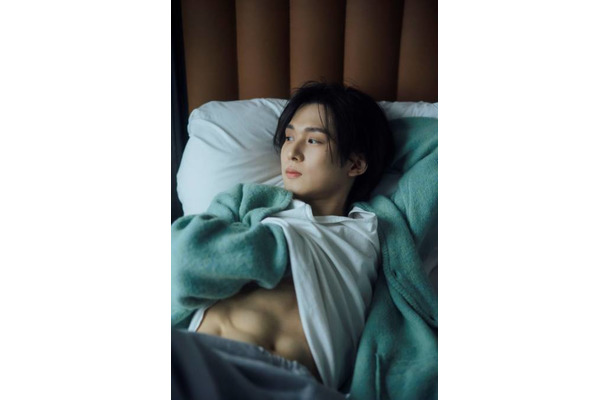 俳優・田村心、引き締まった腹筋がチラリ!ストイックに磨き上げた肉体美に釘付け