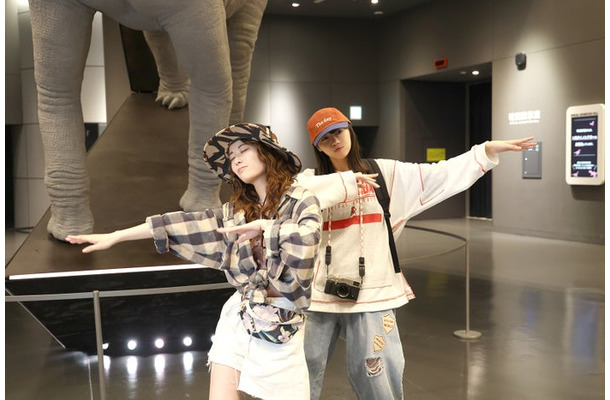 岩本蓮加、冨里奈央「ふたりエスケープ」第6話(C)田口囁一・一迅社/「ふたりエスケープ」製作委員会