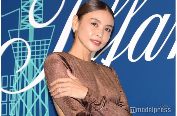 滝沢眞規子(C)モデルプレス