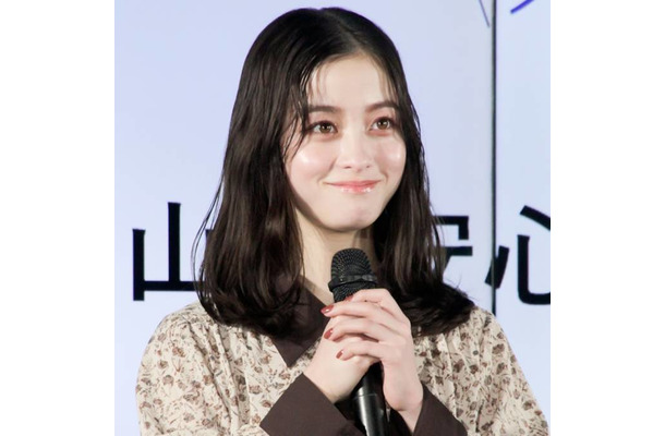 橋本環奈、コメディ作品での“強敵”俳優に恨み節?「笑うまでやるんですよ」