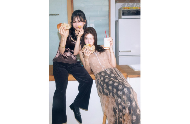 山下美月&生見愛瑠(画像提供:小学館)