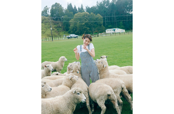 松田里奈1st写真集 第一回YouTube配信限定W特典 金運アップおまじないカード 撮影/北浦敦子