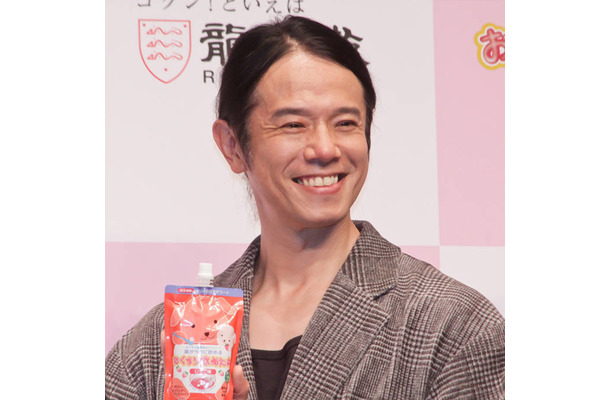 庄司智春、藤本美貴のお茶目な“写り込み”SHOTに反響「仲良しですね」「憧れ夫婦」