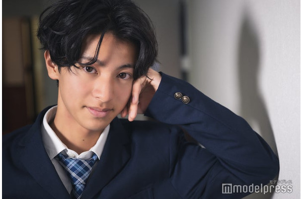 モデルプレスのインタビューに応じた酒井勇人くん(C)モデルプレス