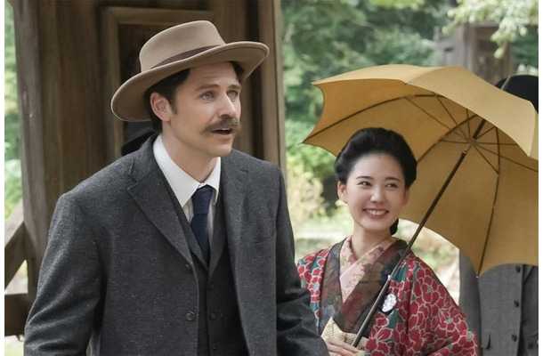 北香那、トミー・バストウ「ばけばけ」第41話(C)NHK