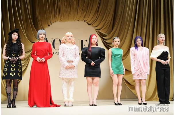 「THE ONES TO WATCH 2025」授賞記者会見に出席したHANA/KOHARU、JISSO、MAHINA、CHIKA、YURI、NAOKO、MOMOKA(C)モデルプレス