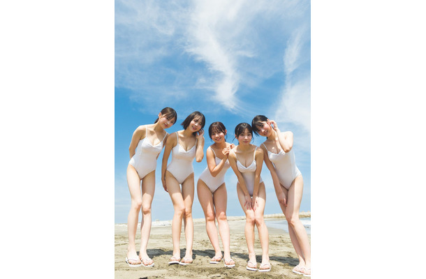 ＃ババババンビ／宇咲、神南りな、近藤沙瑛子、岸みゆ、小鳥遊るい（C）Takeo Dec.／集英社