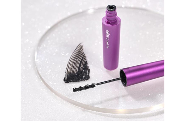 デジャヴュ「塗るつけまつげ」自まつげ際立てタイプから、冬限定色「スパークルブラック」登場