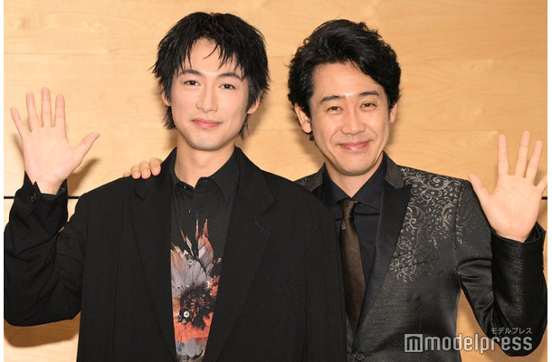 ディーン・フジオカ、背伸びに疲れた大泉洋（C）モデルプレス