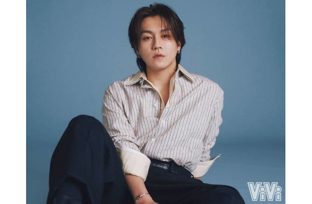 Travis Japan・松田元太が『ViVi国宝級イケメンランキング』NOW部門首位に!色っぽいシャツ姿を披露