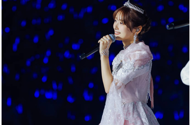 櫻坂46井上梨名、純白ピンクのドレス姿で“100点満点”のアイドル人生に幕「この7年間で輝けました!」