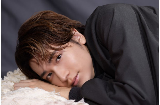 庄司浩平「モデルプレスカウントダウンマガジン vol.12」表紙（東京ニュース通信社刊）写真：野間憲治