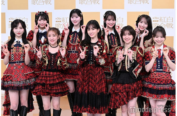 「第76回NHK紅白歌合戦」音合わせ・取材会に出席したAKB48／（後列左から）佐藤綺星、八木愛月、伊藤百花、向井地美音（前列左から）小栗有以、高橋みなみ、前田敦子、大島優子、倉野尾成美（C）モデルプレス