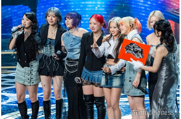 KOHARU（コハル）、JISOO（ジス）、NAOKO（ナオコ）、 CHIKA（チカ）、YURI（ユリ）、MAHINA（マヒナ）、MOMOKA（モモカ）／HANA（C）モデルプレス