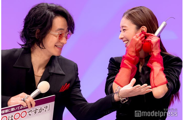 「この愛は間違いですか〜不倫の贖罪」記者会見に登場した戸塚祥太、宮本茉由（C）モデルプレス