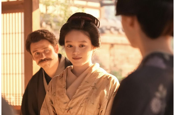 トミー・バストウ、高石あかり「ばけばけ」第69話(C)NHK