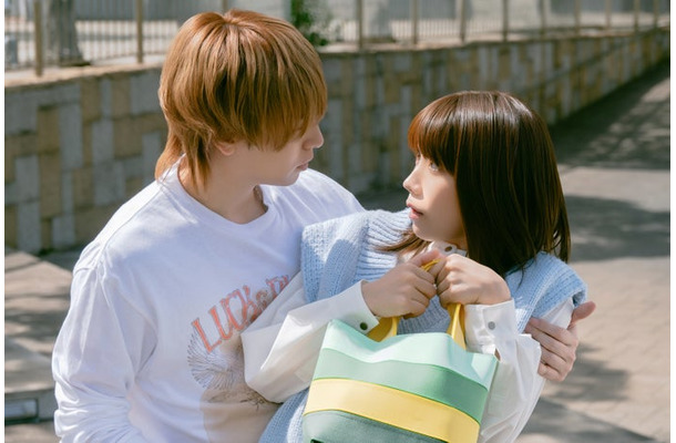 伊野尾慧、松本穂香「50分間の恋人」より（C）ABCテレビ・ストームレーベルズ