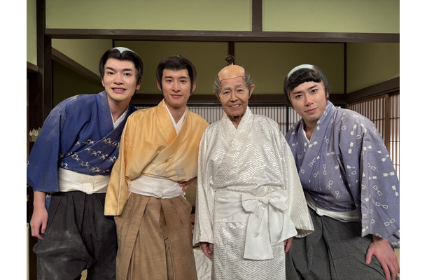 深澤辰哉、向井康二、加藤茶、宮舘涼太(C)フジテレビ