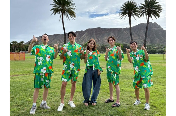 設楽統、鈴木亮平、川口春奈、渡辺翔太、飯塚悟志（C）TBS