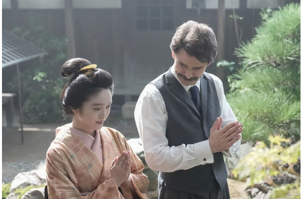 高石あかり、トミー・バストウ「ばけばけ」第71話（C）NHK