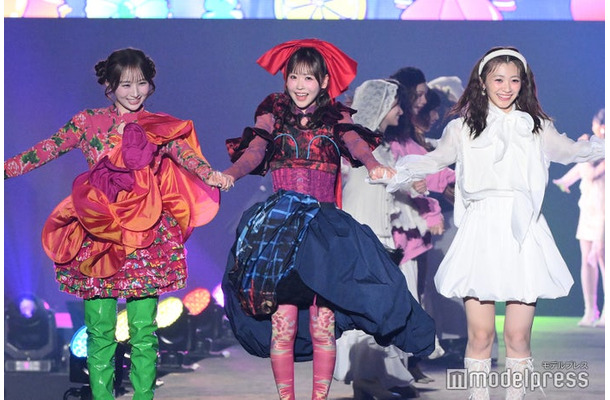 小川奈々子、櫻井優衣、板倉可奈(C)モデルプレス