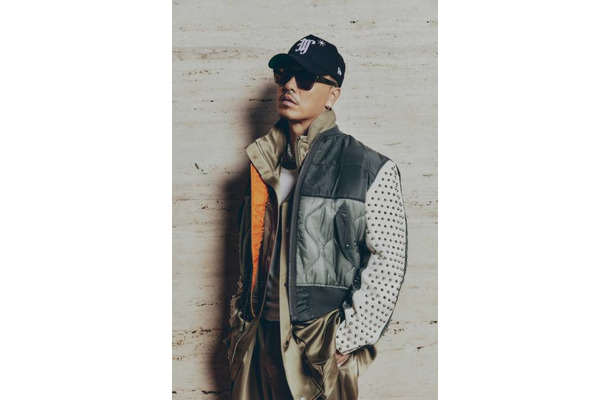 【独占コメント到着】AK-69活動30周年を記念したベストアルバム「BEST OF AK-69 “Yellow Gold”」をリリース！全曲再録音、再ミックス、再マスタリングを行った全20曲を収録