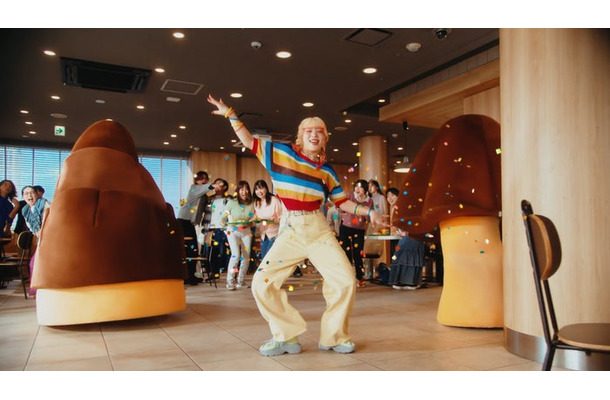 MAHINA／マクドナルド新テレビCM「奇跡の共演」篇（提供写真）