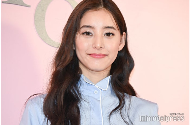 「ディオール アディクト キャンディ ショップ」フォトコールに出席した新木優子（C）モデルプレス