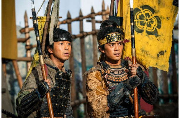 仲野太賀、池松壮亮「豊臣兄弟！」第4話（C）NHK