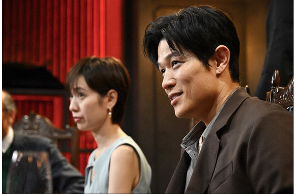 戸田恵梨香、鈴木亮平「リブート」第1話（C）TBS