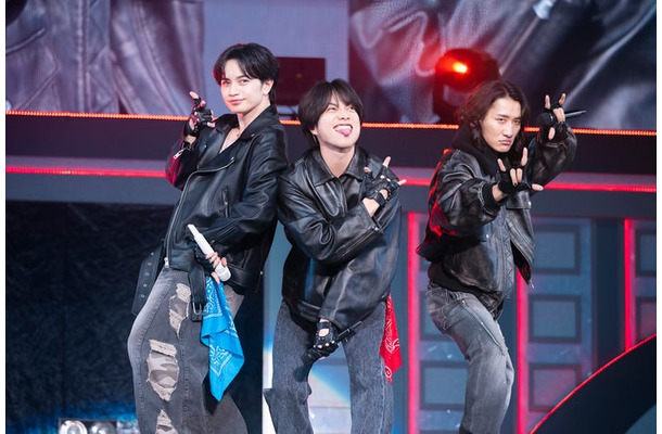 中島健人、重岡大毅、岩本照／撮影：田中聖太郎（提供写真）