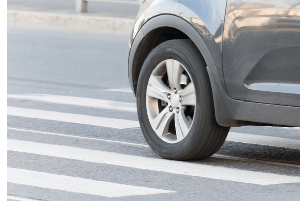 東南アジアで…道を譲る車に会釈すると⇒次の瞬間、ガイドに”注意された”理由に「うそでしょ？」