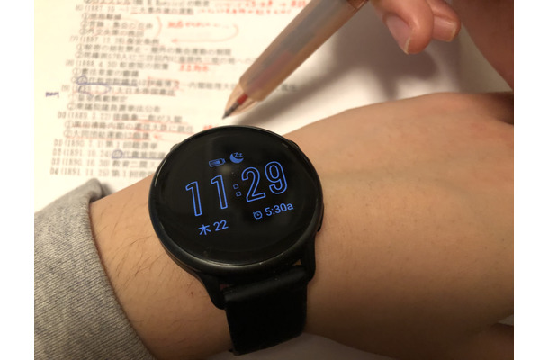 思春期ど真ん中の高2男子が変わった！ゲームと動画で夜更かし三昧→翌朝起きられない…のダラダラ生活が、スマートウオッチつけたら別人級に