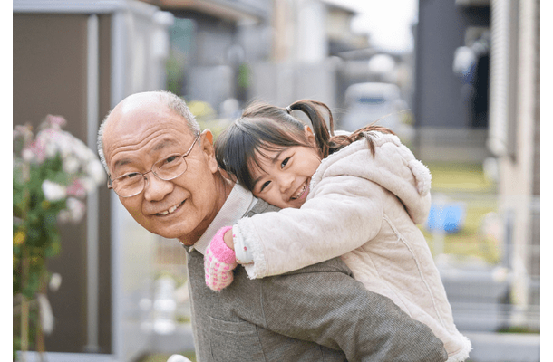 アニメが大好きな5歳孫 80代祖父「おじいちゃんの魔法だぞ」⇒まさかの行動に「かっこいい!」