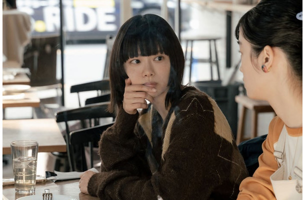 杉咲花、野内まる「冬のなんかさ、春のなんかね」第4話（C）日本テレビ