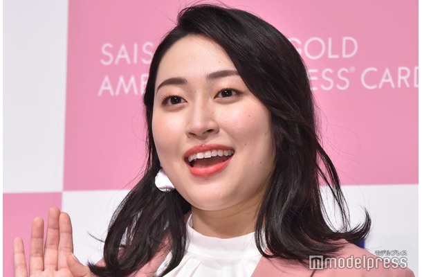 眉ありの丸山礼（C）モデルプレス