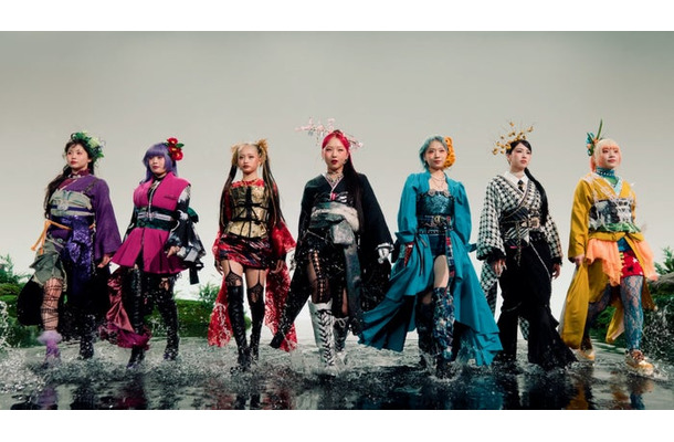 HANA／いち髪 新CM「香りだけ残して、前へ。」篇（提供写真）