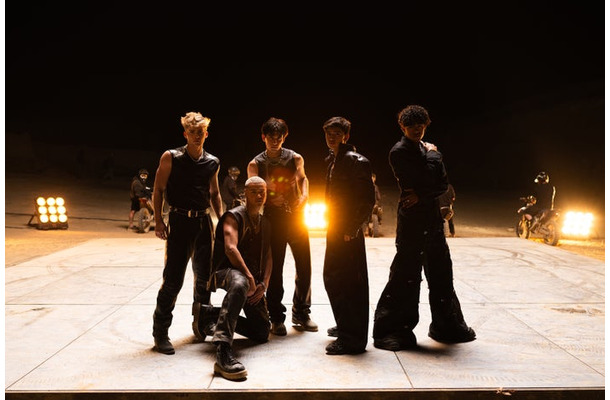 SANTOS BRAVOS（C）HYBE LATIN AMERICA