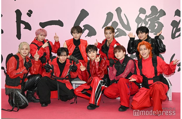 超特急（前列左から） カイ、リョウガ、タクヤ、ユーキ、タカシ（後列左から）シューヤ、マサヒロ、アロハ、ハル（C）モデルプレス